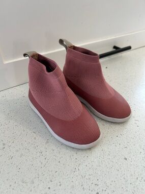 Kids' Slip-On Knit Sneakers in Dusty Rose